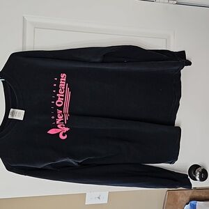 Gildan long sleeve shirt